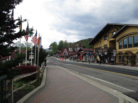 The Halterman Weekend: Nifty Tourist Town: "Alpine" Helen, Georgia