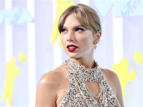 Taylor Swift's Net Worth: How She Spends Her $1.1 Billion Fortune ...