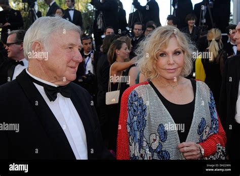 City of Cannes: Kim Novak and Robert Malloy on the red carpet before ...