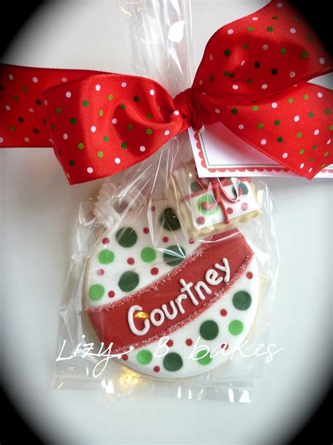 Lizy B: Personalized Christmas Cookies!