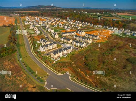 ROUND HILL, VIRGINIA, USA - Aerial of housing development, Loudoun County Stock Photo - Alamy