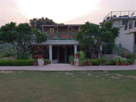 Sainik Farms Villa On Rent For House Party | Party Places & Venues