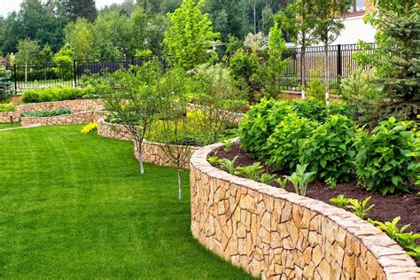 What Is the Difference Between Hardscape and Landscape?