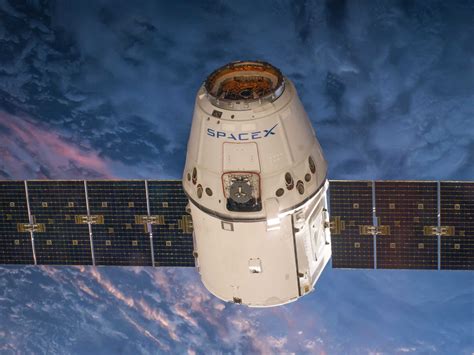 SpaceX Dragon Capsule Seawater Leak - Business Insider