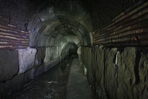 A Labyrinth of Ancient Tunnels Exist Under Roman Streets | Ancient Origins