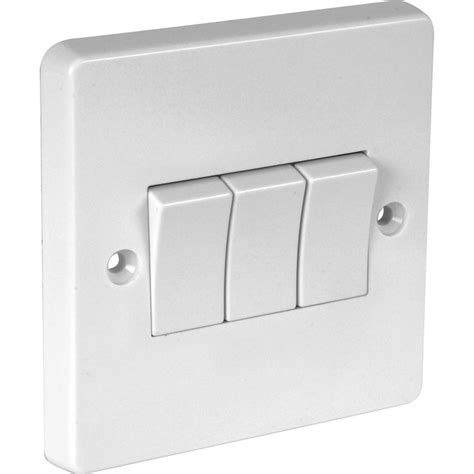 Crabtree 10A Light Switch 3 Gang 2 Way | Toolstation