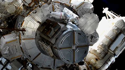 Astronauts Wrap Up First Spacewalk of 2020 – Space Station