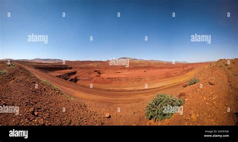 Iron Ore Mine, Pilbara, Western Australia Stock Photo - Alamy