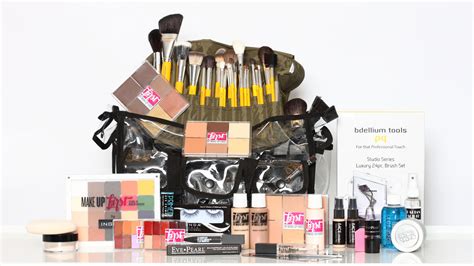 Contents Of A Professional Makeup Kit - Mugeek Vidalondon