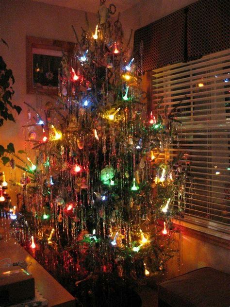 Childhood memories | Retro christmas tree, Christmas lights, Christmas tree lighting