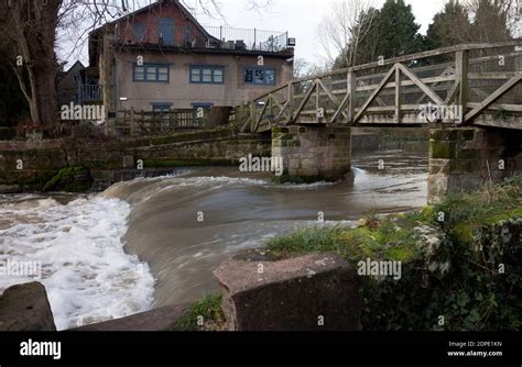 Weir warwick hi-res stock photography and images - Alamy