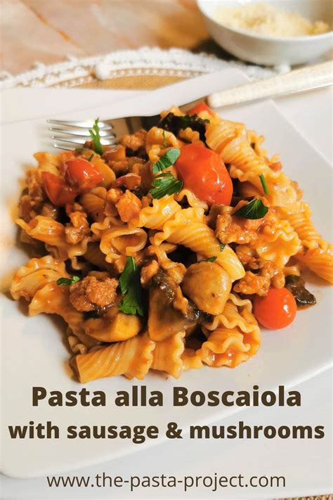 Pasta alla Boscaiola (with sausage & mushrooms) | Recipe in 2022 | Easy pasta recipes ...