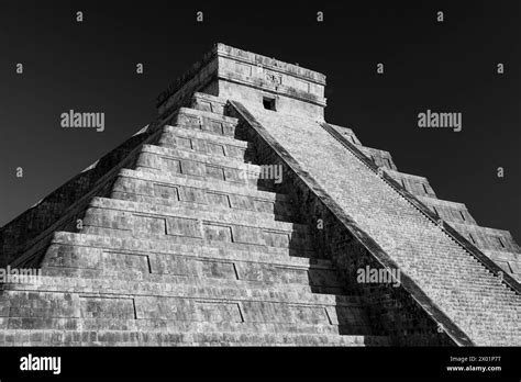 Quetzalcoatl god chichen itza maya Black and White Stock Photos & Images - Alamy