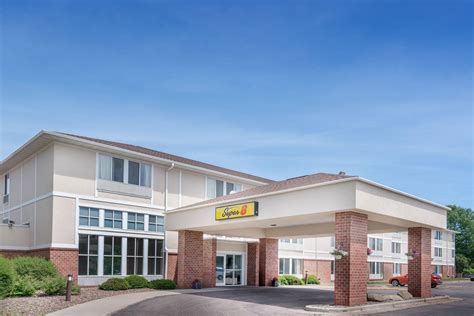 Super 8 by Wyndham Menomonie WI | Menomonie, WI Hotels