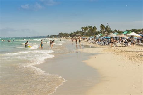 People at Santa Maria Beach Havana Editorial Stock Photo - Image of tourists, tourist: 67576768