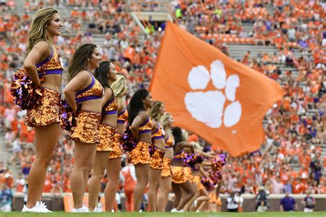 Photos: Meet The Clemson Cheerleader Who Went Viral On Friday - The Spun