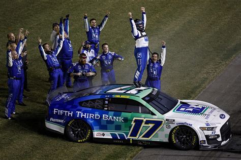 Sunday Morning Pit Box: Timing Was Everything for Chris Buescher