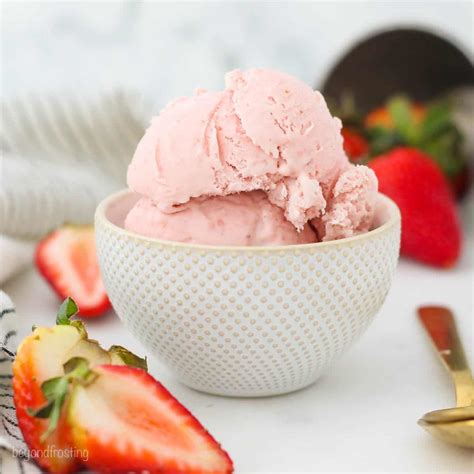 Easy Homemaade Strawberry Ice Cream l Beyond Frosting