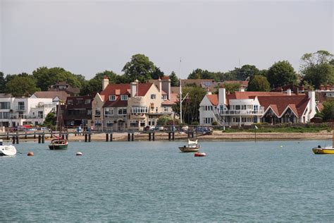 Solent Boat Hire | Visit Hamble river