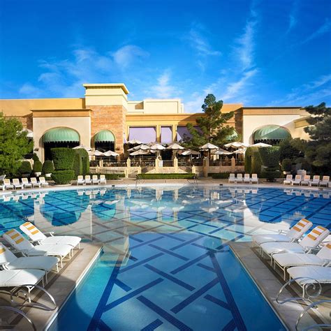 The Best Pools in Las Vegas — From Luxe Hotels to Beach Clubs | Best pools in vegas, Las vegas ...