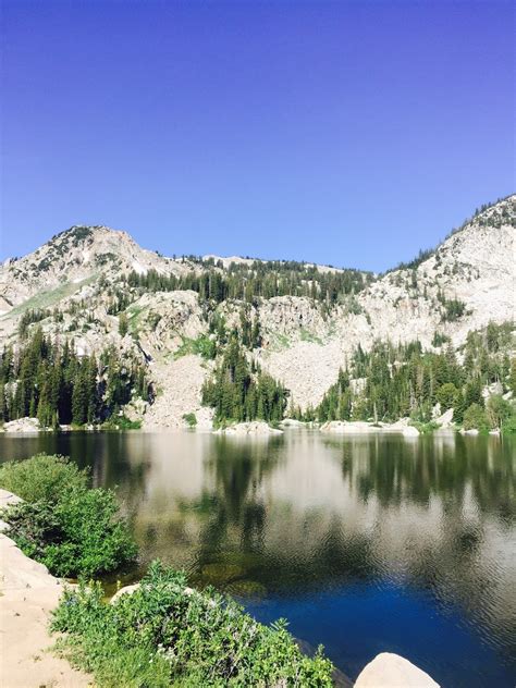 Sierra's View: Hiking Series // Lake Mary