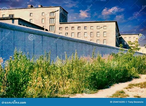 East Berlin Wall stock image. Image of capital, blank - 254416205