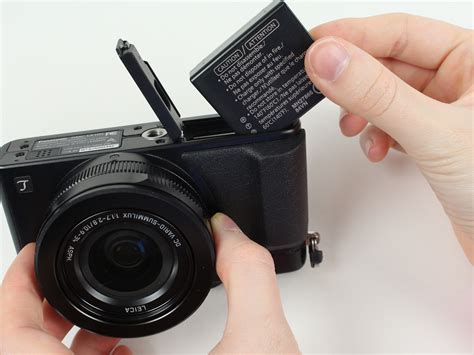 Panasonic LUMIX DMC-LX100 Battery Replacement - iFixit Repair Guide