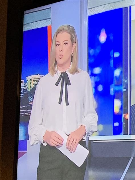 Why is Brianna Keilar dressed like Colonel Sanders? : r/cnn