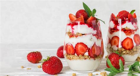 Parfait con yogur y fresas - Postres - Recetas Internacionales