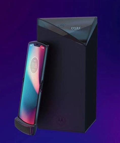 the eagerly anticipated foldable motorola RAZR shown in leaked renders