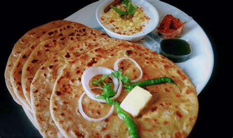 10 Most Famous Street Foods in Agra - Cuisines, Dishes