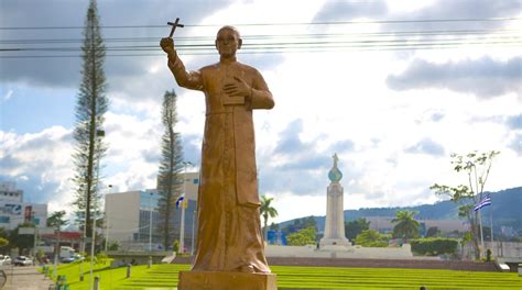 Monumento al Salvador del Mundo in San Salvador | Expedia.co.th