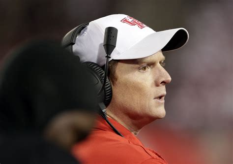 Ex-Houston coach Major Applewhite to join Alabama staff