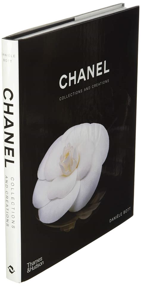 Chanel Book Decor Uk : 1 / Chanel giant coffee table decor fashion ...