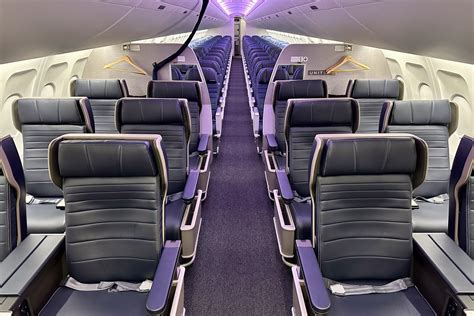 New first-class seat, overhauled cabins shine on United's retrofitted Airbus A319 - The Points Guy