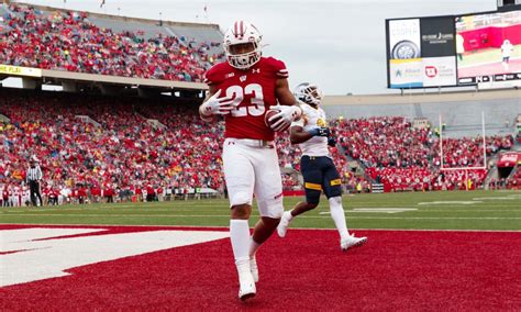 Wisconsin tops list of schools with most all-time Doak Walker Award winners