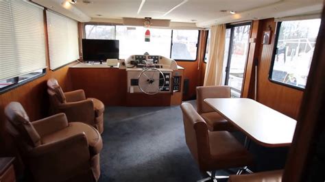 Gibson Houseboat Interior