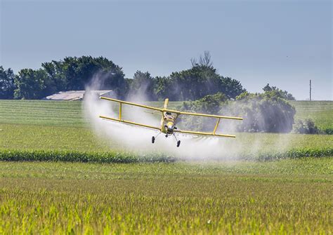 crop duster | Definition & Facts | Britannica