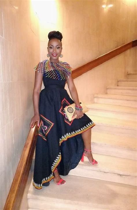 Sumptuous Cameroonian women in toghu dress – Afroculture.net