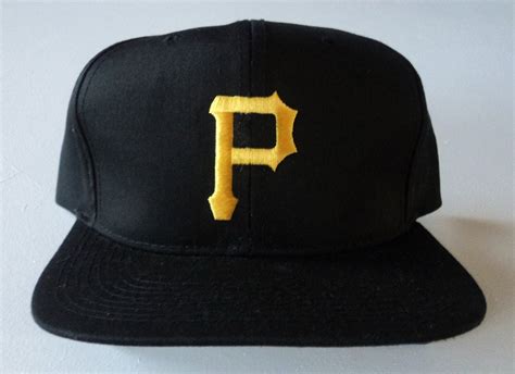 Vintage Pittsburgh Pirates Snapback Hat by StreetwearAndVintage