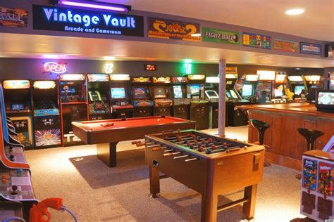 An Impressive Home Arcade Is A Retro Gamer's Paradise (PHOTOS)