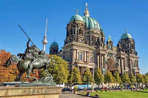 Berlin Cathedral: Visit the Largest Church in City