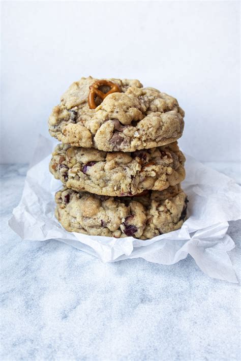 Everything Cookies - Tiffani Thiessen