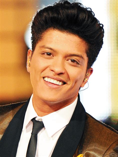 Bruno Mars Biography – DOB, Age, Height, Net Worth, Awards, Family, etc.