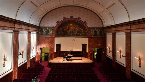 A Beloved London Concert Hall Grows Bold as It Turns 120 - The New York Times