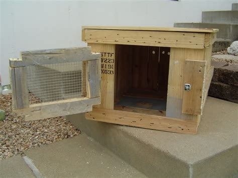 Home made dog crate | Dog box, Diy dog crate, Dog box for truck