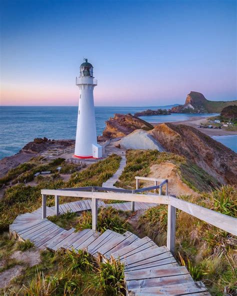 🇳🇿 Walkway to the Castlepoint Lighthouse at sunrise (Wellington Region, North Island, New ...