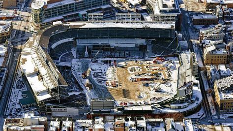 Wrigley Field's major renovations on schedule, team says - Chicago Tribune