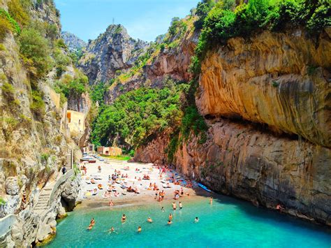 5 astonishing beaches in the Amalfi coast