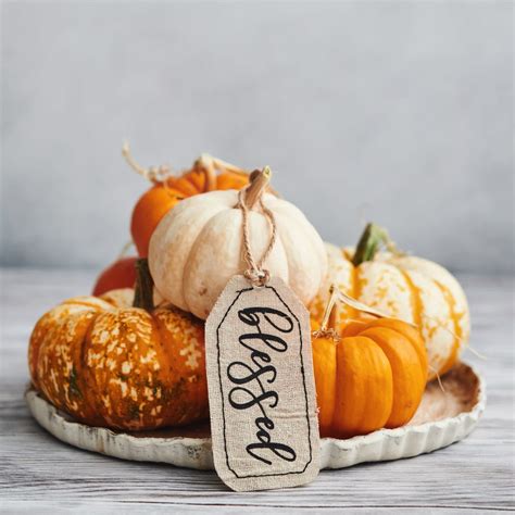 20 Best Pumpkin Centerpieces for a Gorgeous Fall Table